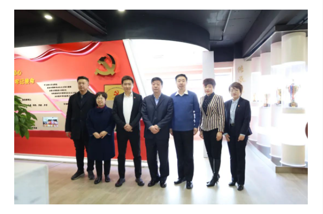 河東區(qū)人大常委會領導走訪永誠世佳